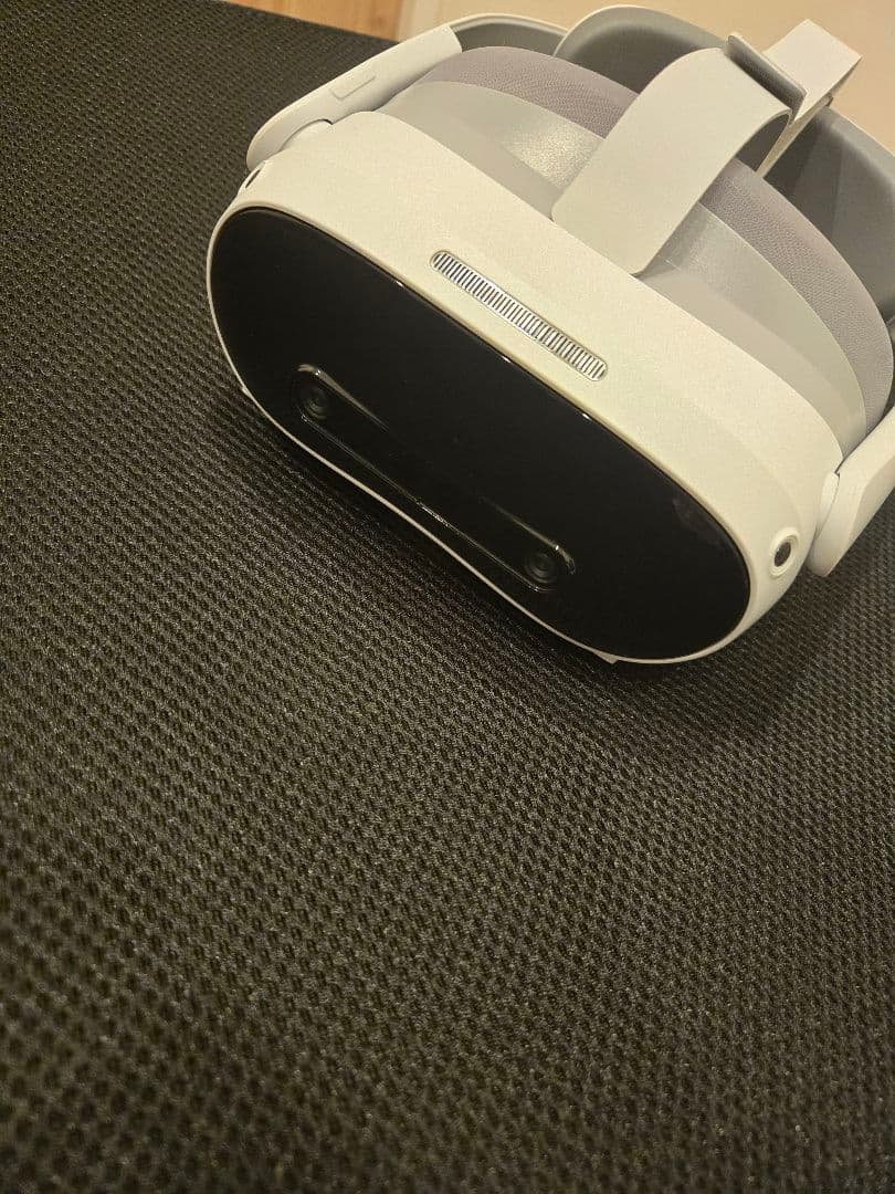 PICO4 ULTRA *アクセサリー欠品有り