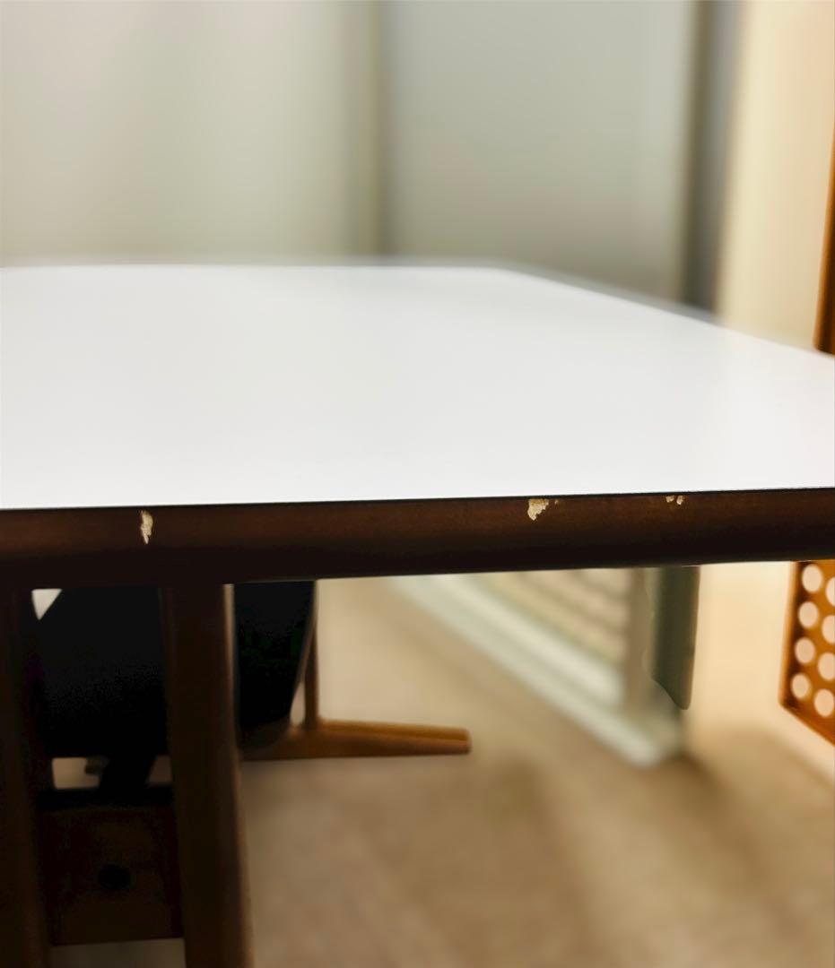 カリモク60+ カフェテーブル1200 T36420HW高級感あるモダンデザイン