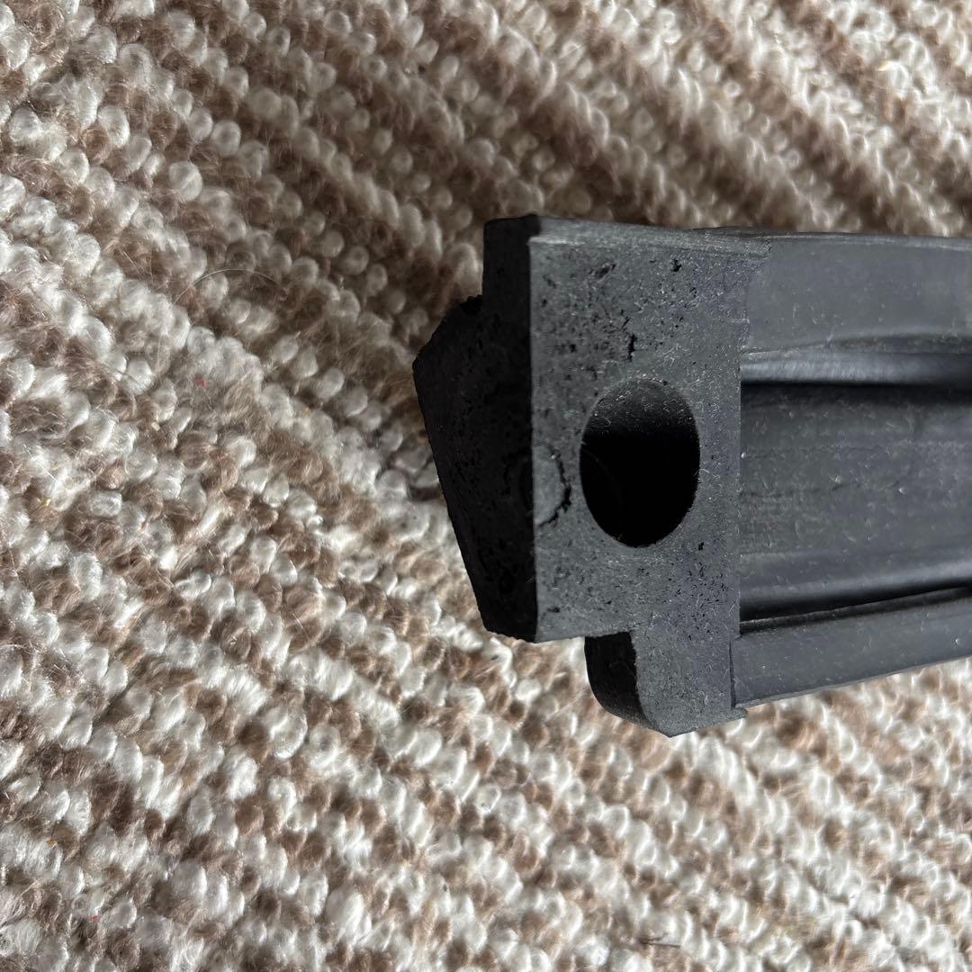 YJラングラー　フロントシールドゴム