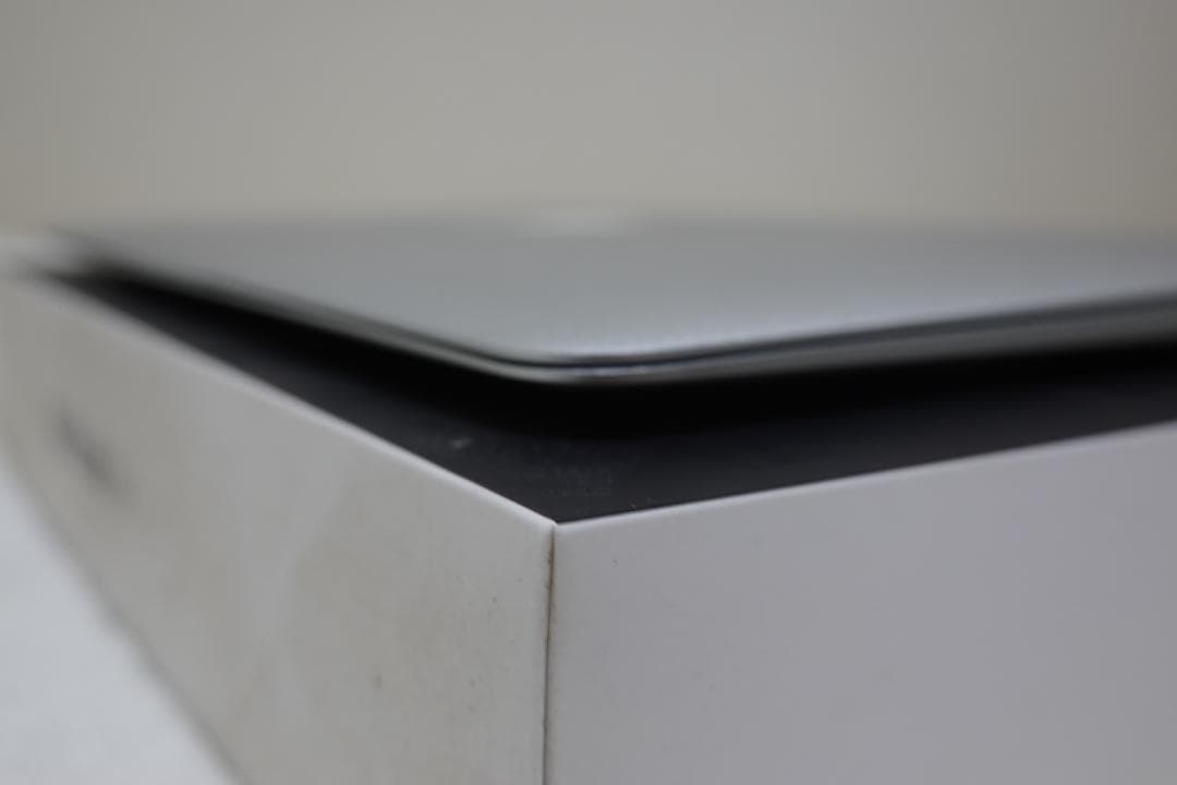 MacBook Air 11インチ 2011 (256GB/ i7 /4GB）