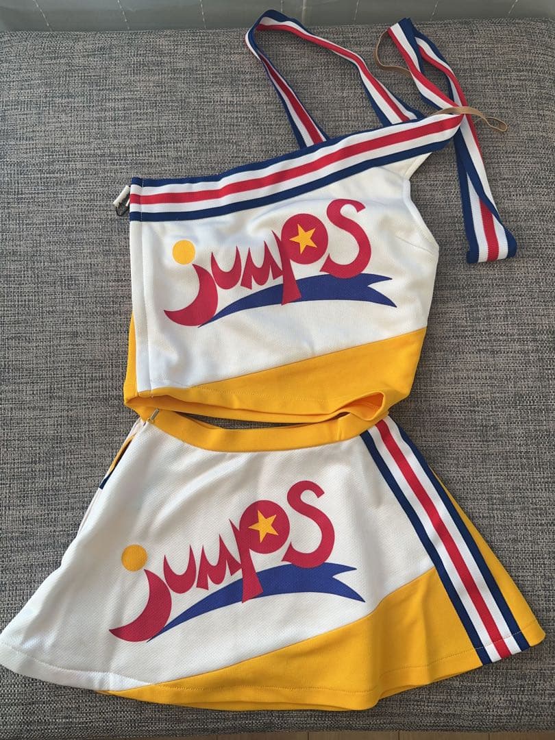 チアダンスJUMPS ほぼ新品Jr,L記名なし　ポンポンx2