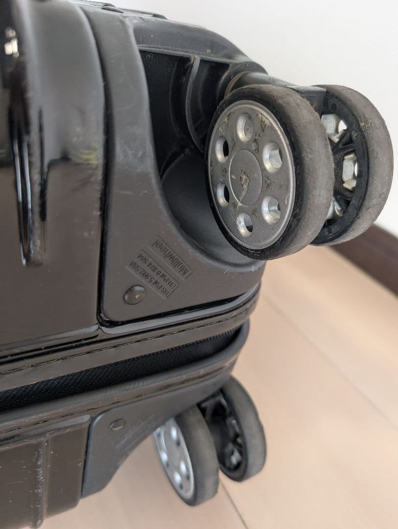 【週末限定割引】RIMOWA ブラック キャリーケース サルサデラックス