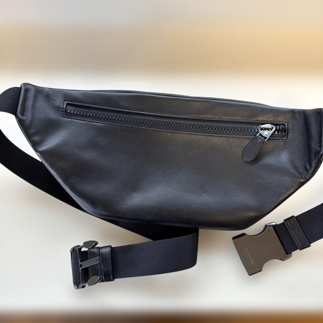 COACH モノグラムレザーボディバッグ