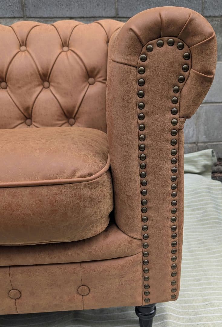 VINCENT PUレザーコンパクトチェスターフィールドシングルソファ　②