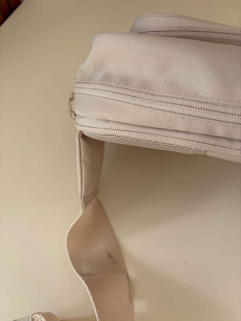 POMULU アイボリー　ヒップシート