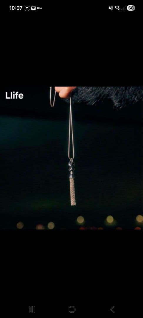 シンプルなシルバーネックレス