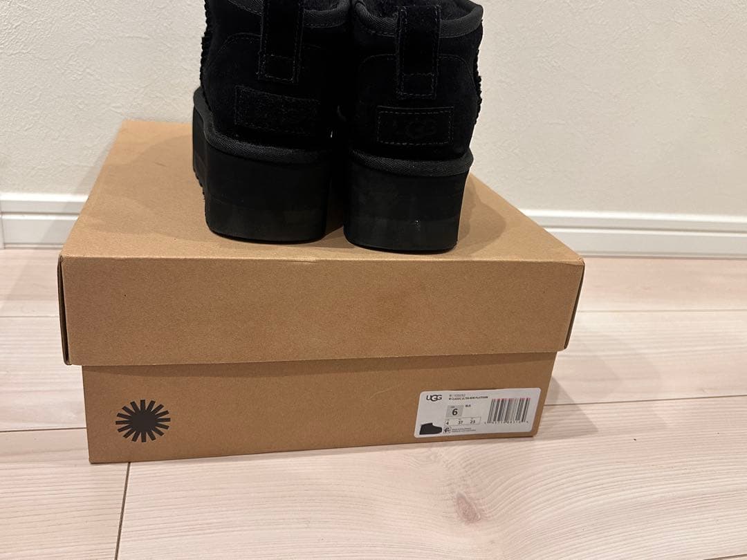 靴 UGG CLASSIC ULTRA MINI PLATFORM 6