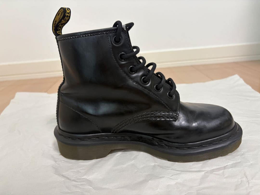 【希少】ドクターマーチン 6ホール 黒ステッチ 22.5cm