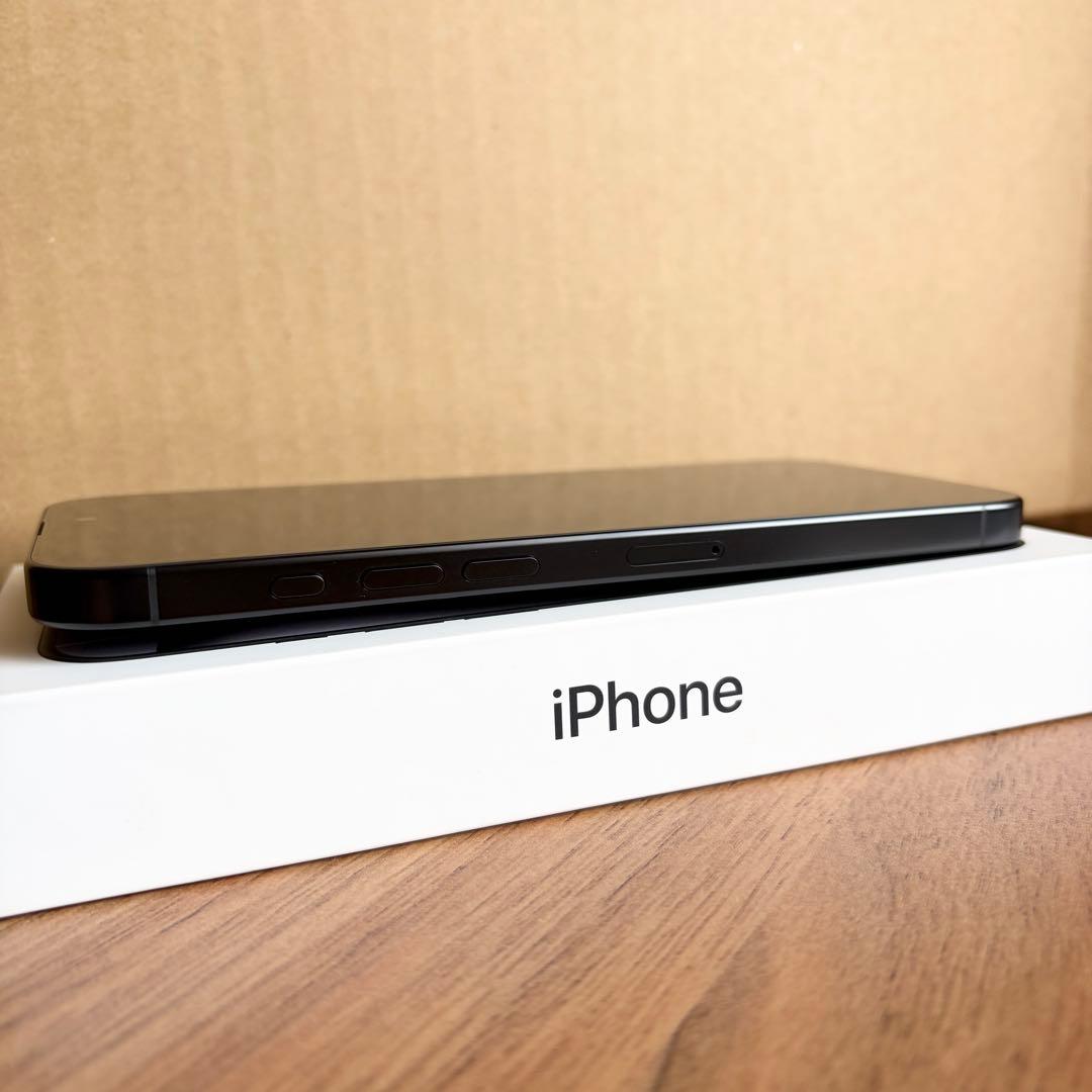 【美品】 iPhone 16 Pro Max 512GB ブラックチタニウム