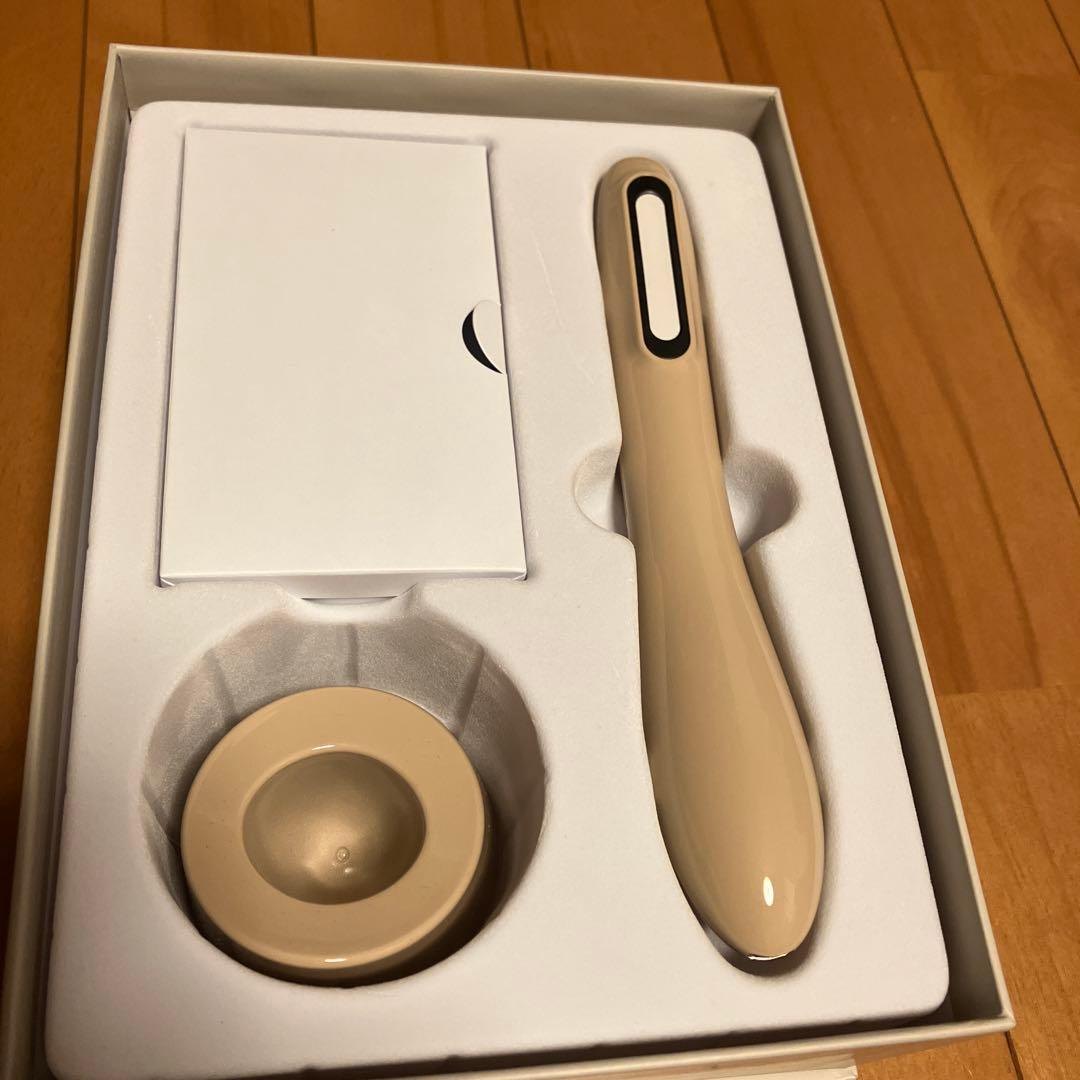 半額以下アデランス「VINA・BEAUTEヴィーナ・ボーテ） シャンパンゴールド