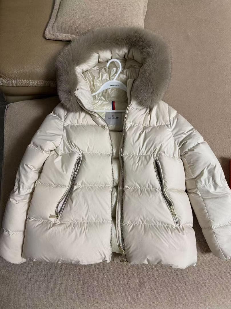 ✨MONCLER ベージュ ダウンジャケット ファー付き(^^)✨