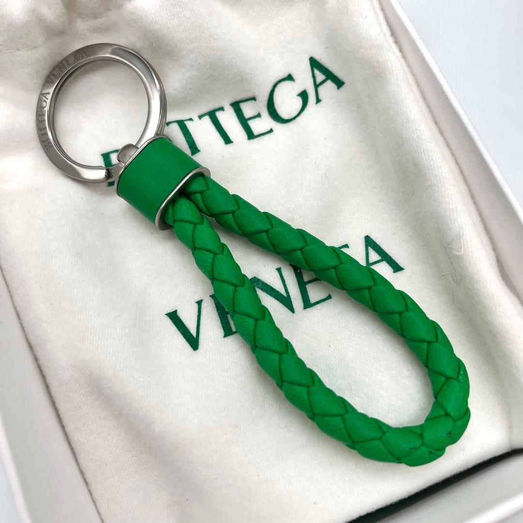 【現行品】BOTTEGA VENETA イントレチャート キーリング パラキート