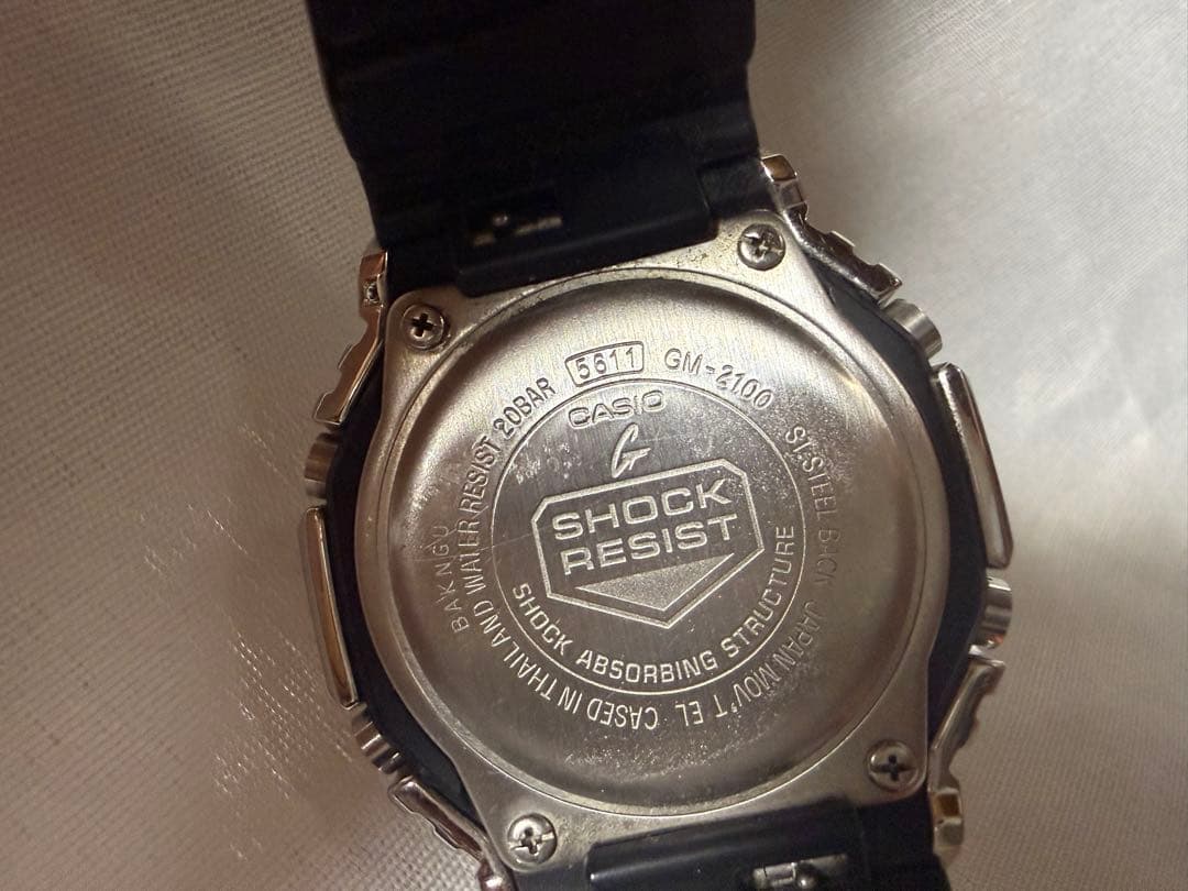 G-SHOCK GM-2100 シルバー/ブラック