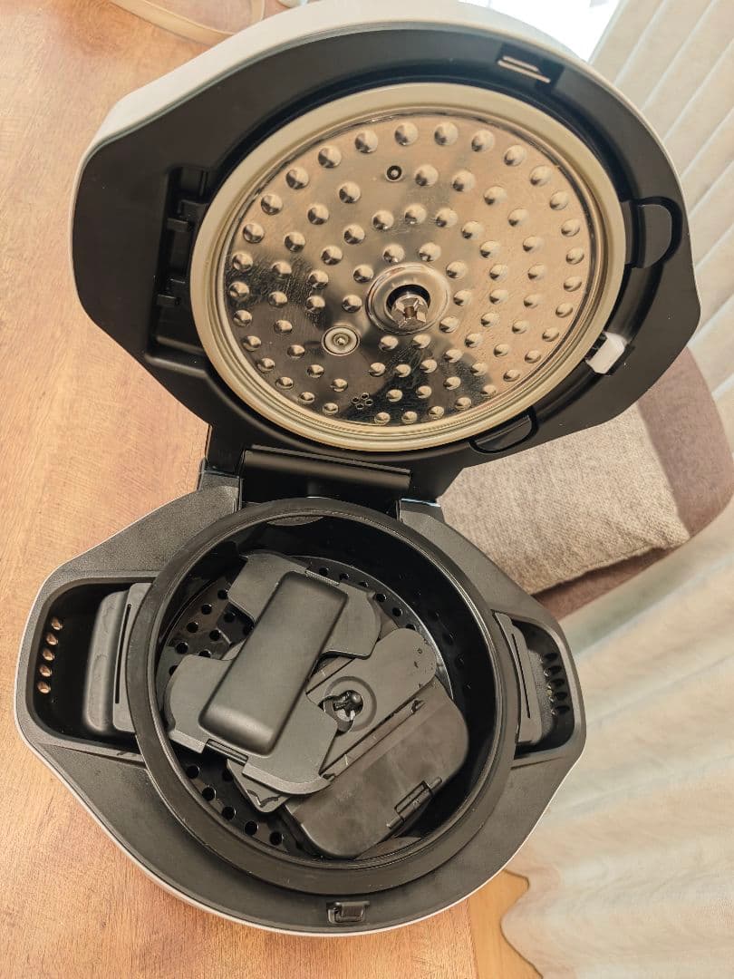 シャープ ヘルシオクッキングKN-HW24H-W 2.4ℓ