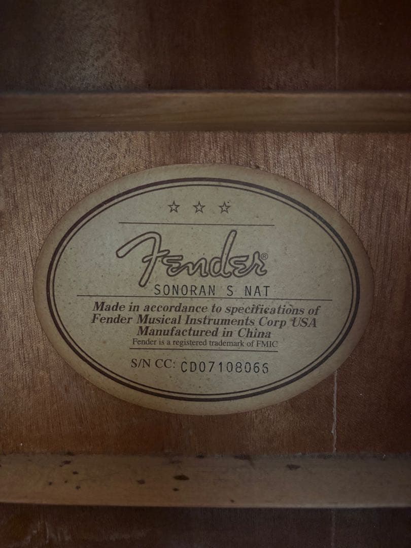 Fender SONORAN S NUT(ハードケース付属)