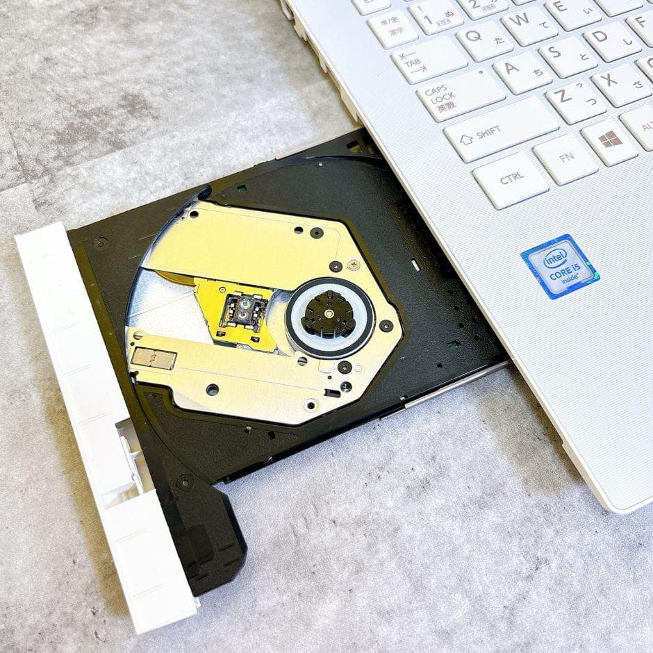 ｉ5✨新品SSDで快適✨Win11 ブルーレイ フルHD カメラ付き 薄型 白