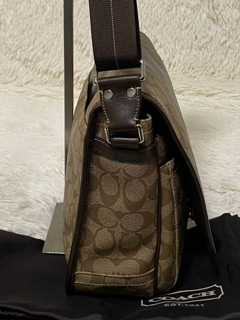COACH メッセンジャーバッグ ブラウン系 シグネチャー　PVCレザー　美品