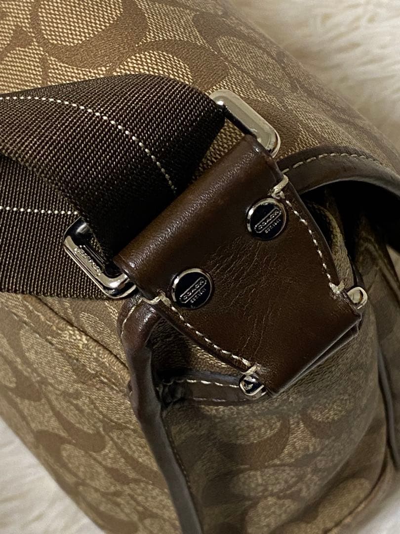 COACH メッセンジャーバッグ ブラウン系 シグネチャー　PVCレザー　美品