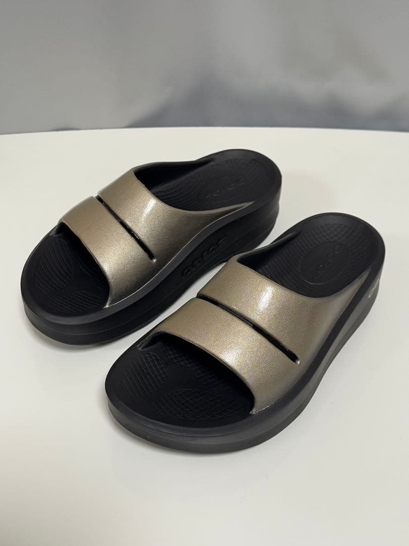 最終値下げ‼️ OOFOS ウーフォス OOMEGA OOAHH latte厚底