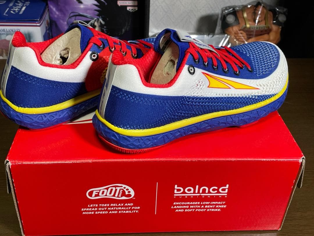 新品　ALTRA アルトラ　エスカランテレーサーコロラドUS8　26cm