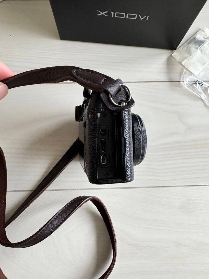 FUJIFILM X100VI 〔シルバー/ブラック〕★おまけ多数・フルセット