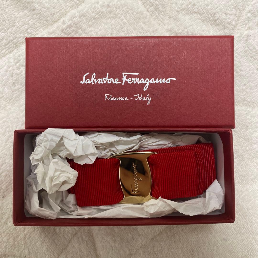 【新品未使用・正規品】フェラガモ　バレッタ