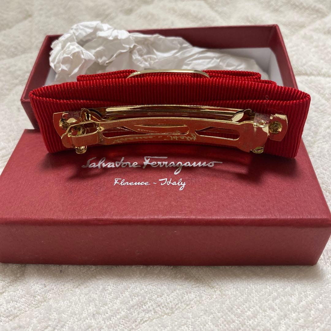 【新品未使用・正規品】フェラガモ　バレッタ