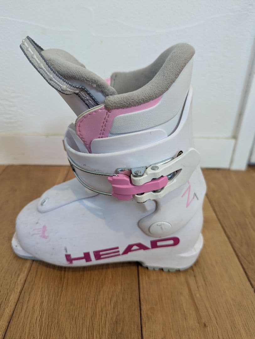 ATOMIC ジュニア用スキー板 ビンディング付き、ブーツセット