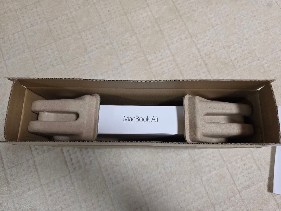 MacBookAir 13インチ Z0RH0000C　中古品