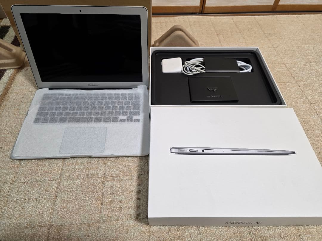 MacBookAir 13インチ Z0RH0000C　中古品