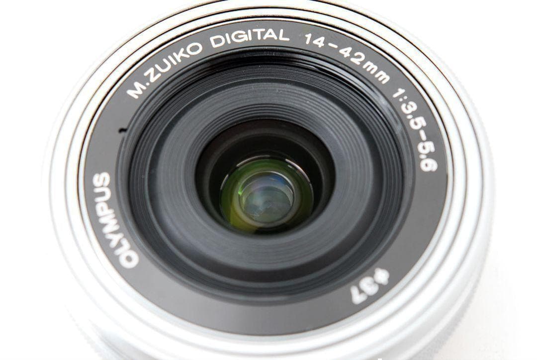 ❤ほぼ新品❤️ OLYMPUS パンケーキレンズ ❤14-42mm シルバー❤️