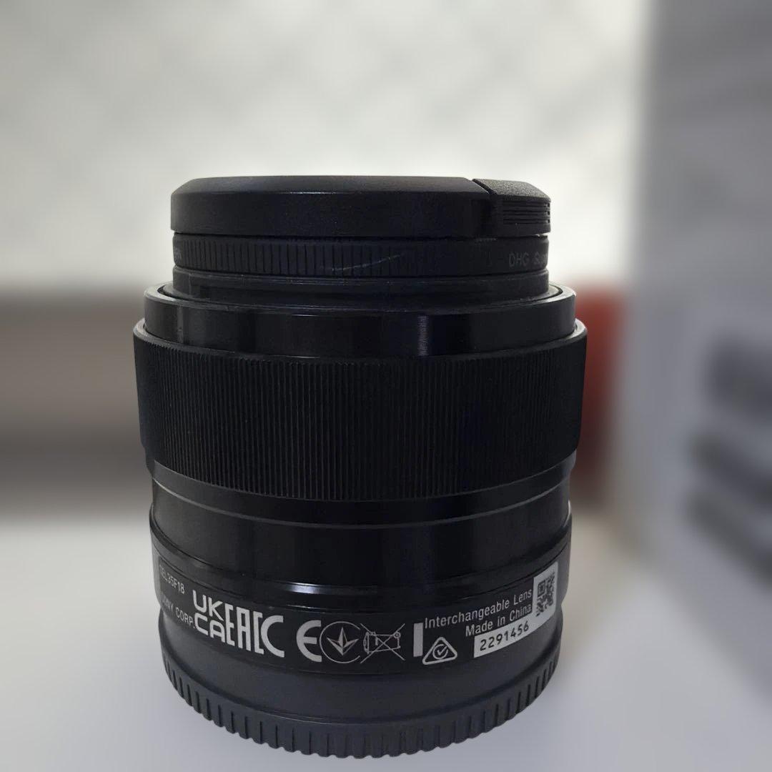 SONY E35mm F1.8 OSS レンズ