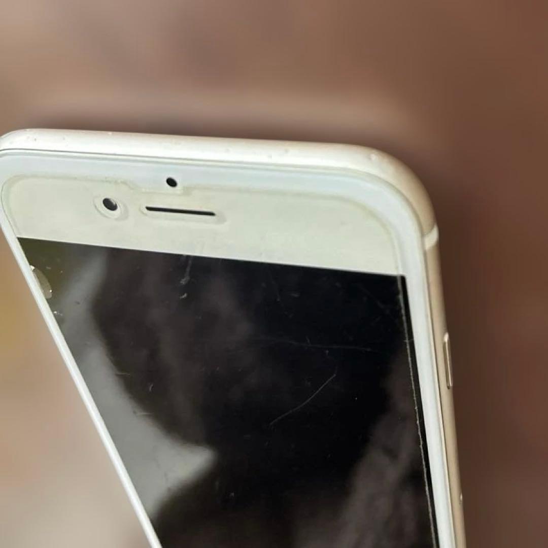 iPhone8 本体　64GB ゴールド