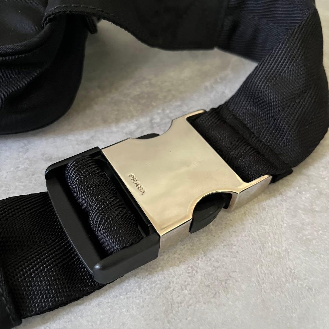 【美品】PRADA ウエストバッグ　三角ロゴ　黒　ナイロン　近年モデル