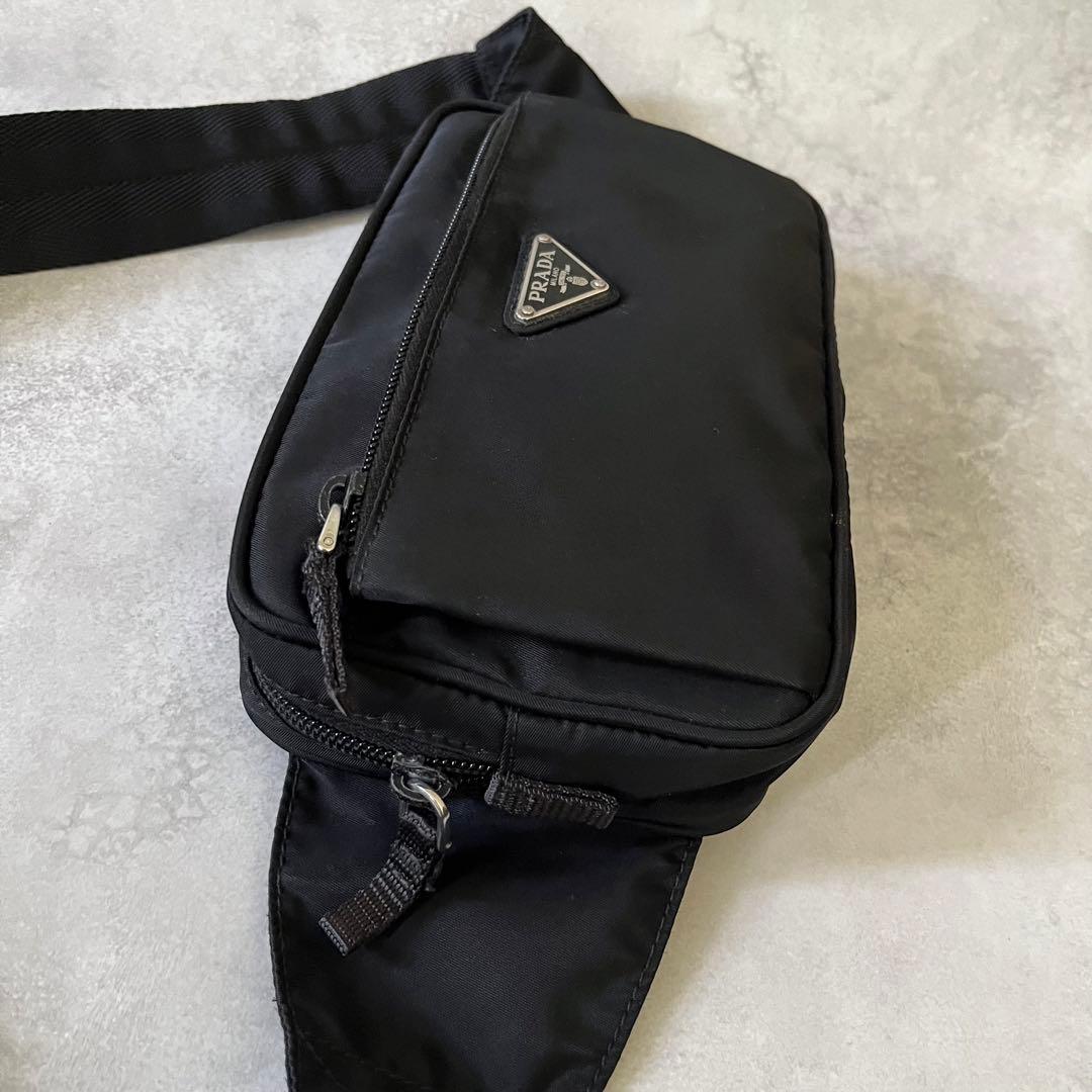 【美品】PRADA ウエストバッグ　三角ロゴ　黒　ナイロン　近年モデル