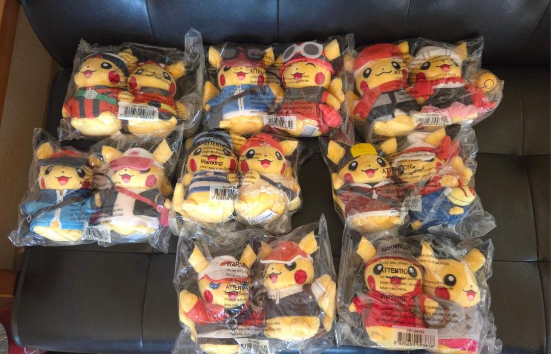 アメリカ　ポケモン　25周年　ピカチュウ　ペア　ぬいぐるみ　海外限定　未発売