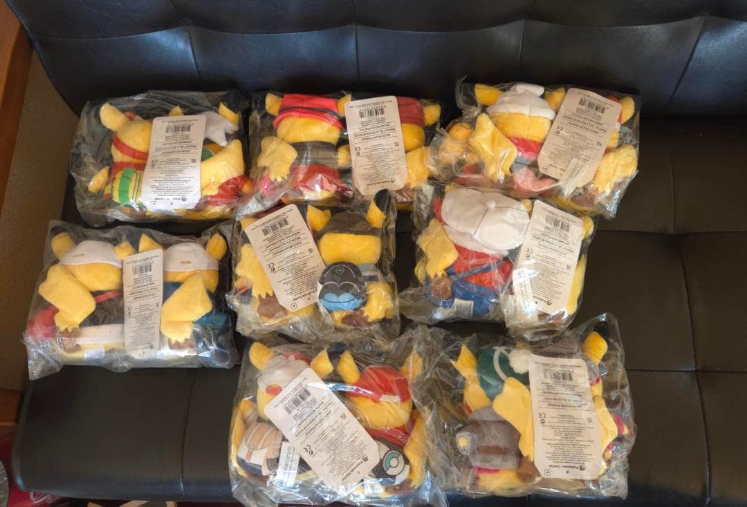 アメリカ　ポケモン　25周年　ピカチュウ　ペア　ぬいぐるみ　海外限定　未発売