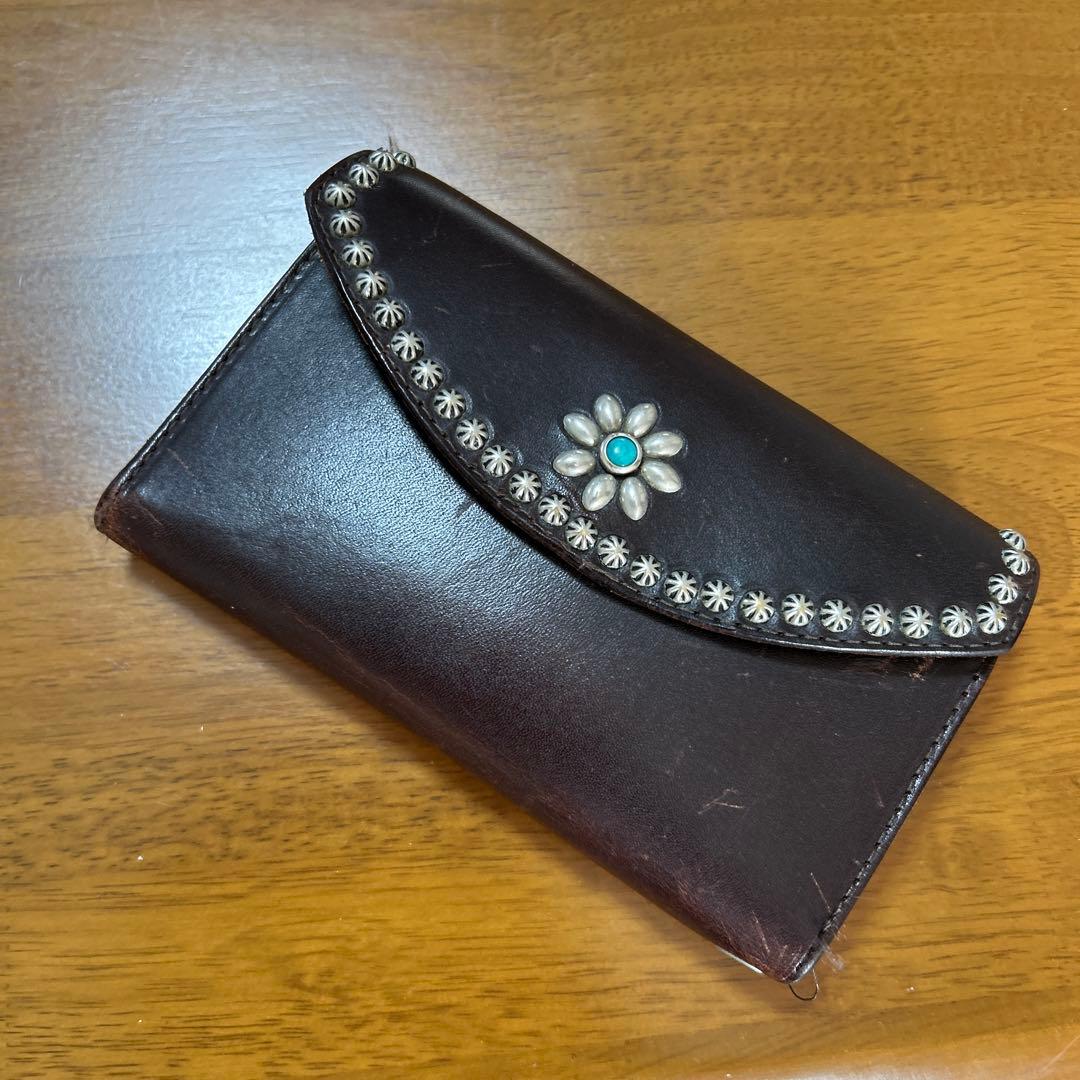 HTC フラワーモチーフ ダークブラウンレザー長財布