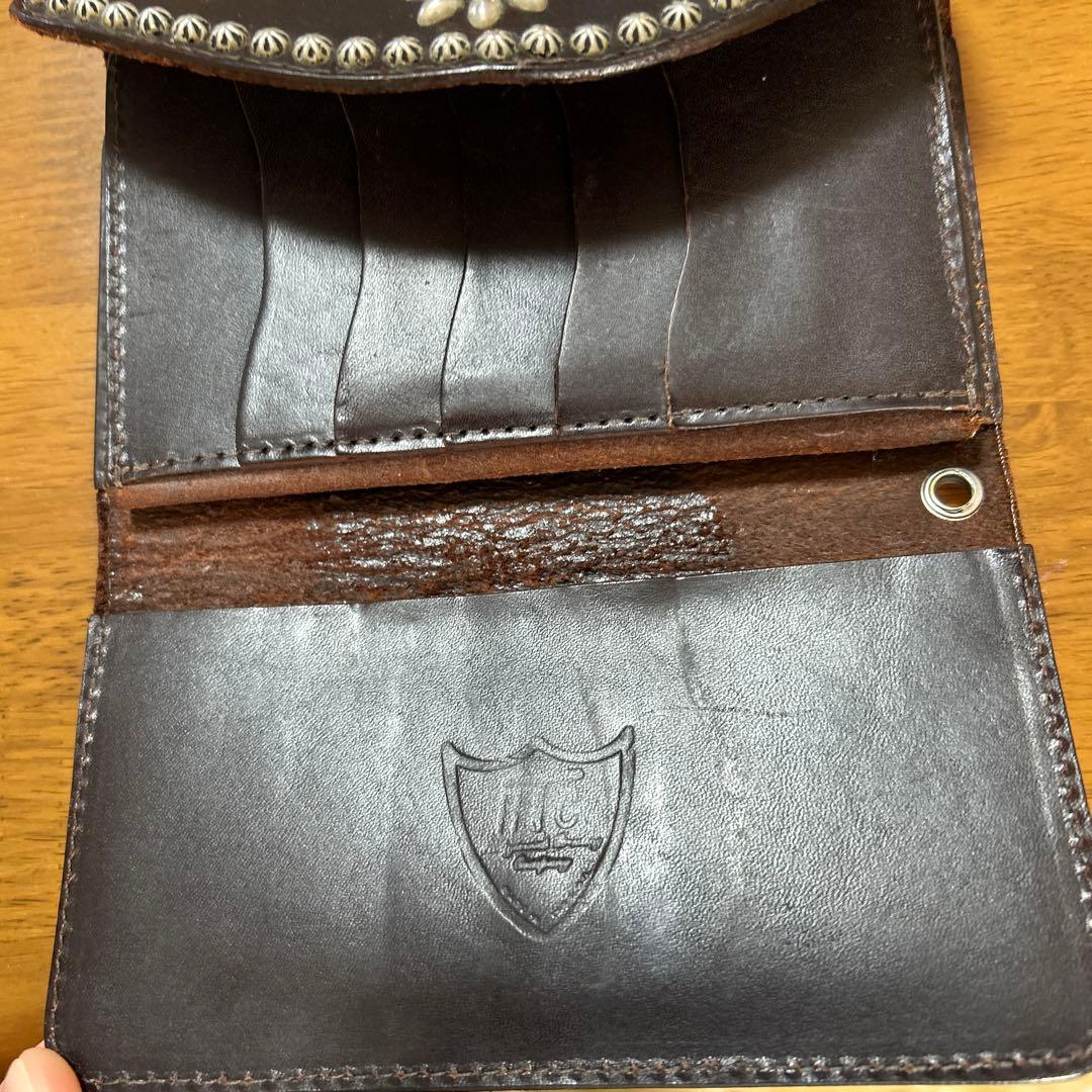 HTC フラワーモチーフ ダークブラウンレザー長財布