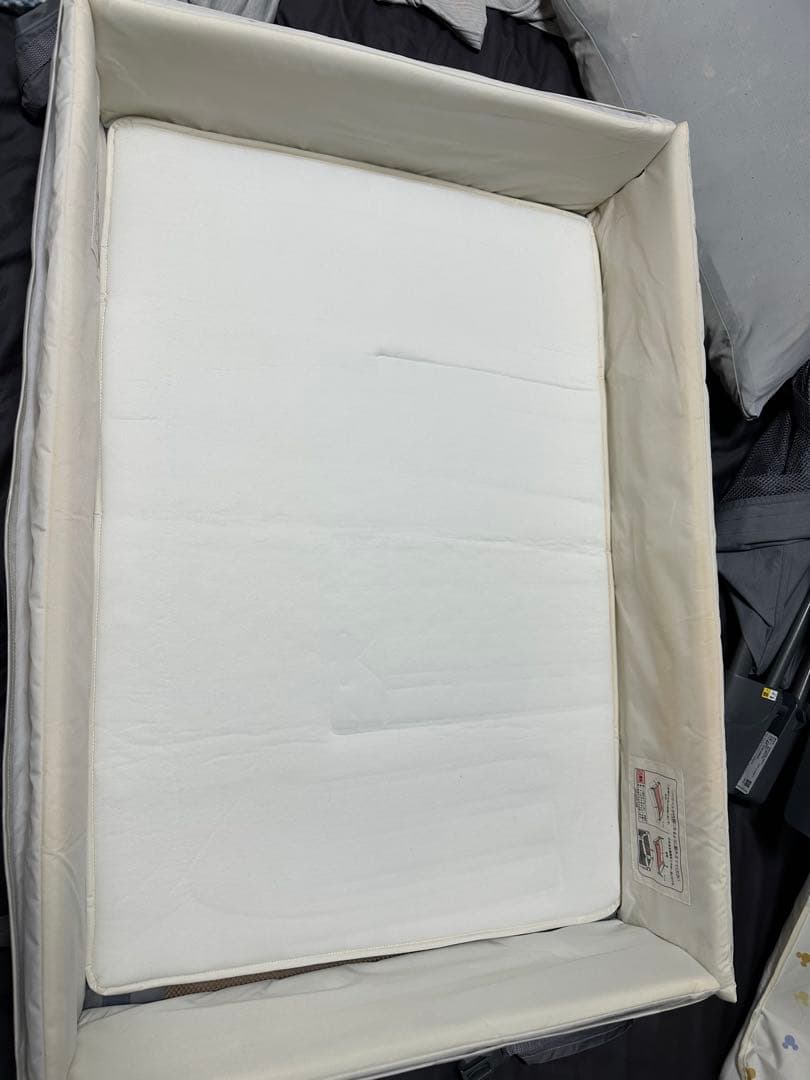アップリカ ココネル エアー AB ベビーベッド　グレー