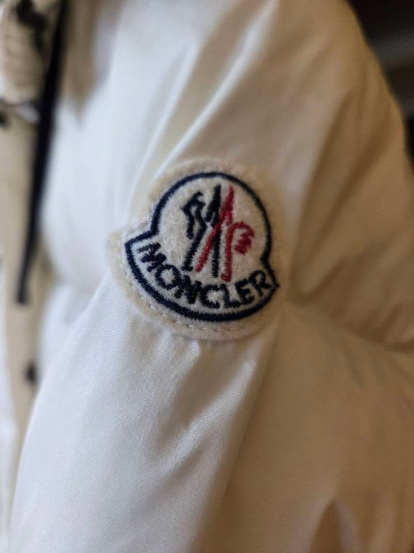 ｖ*️様 オークション‼️42万美品　モンクレール　APHROTITI アフロテ