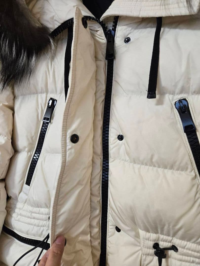 ｖ*️様 オークション‼️42万美品　モンクレール　APHROTITI アフロテ