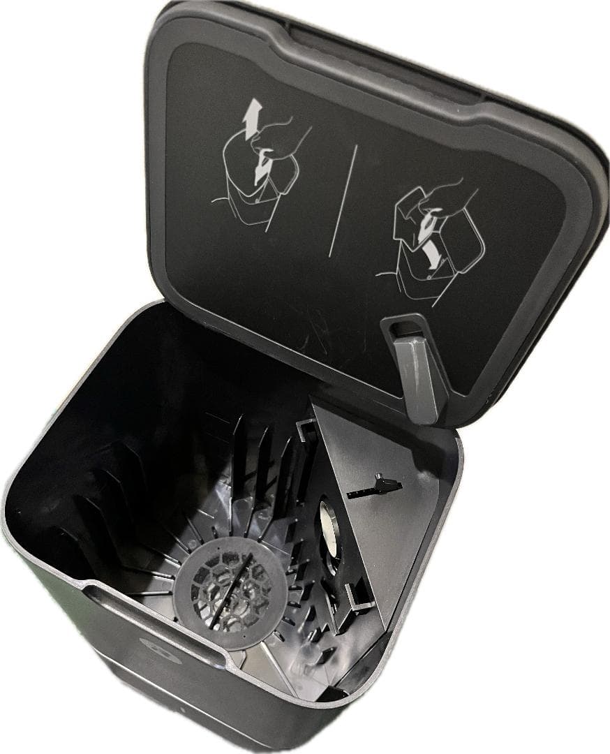 ルンバi7+ アイロボット自動ゴミ収集機付き＋交換用パーツセット(新品)