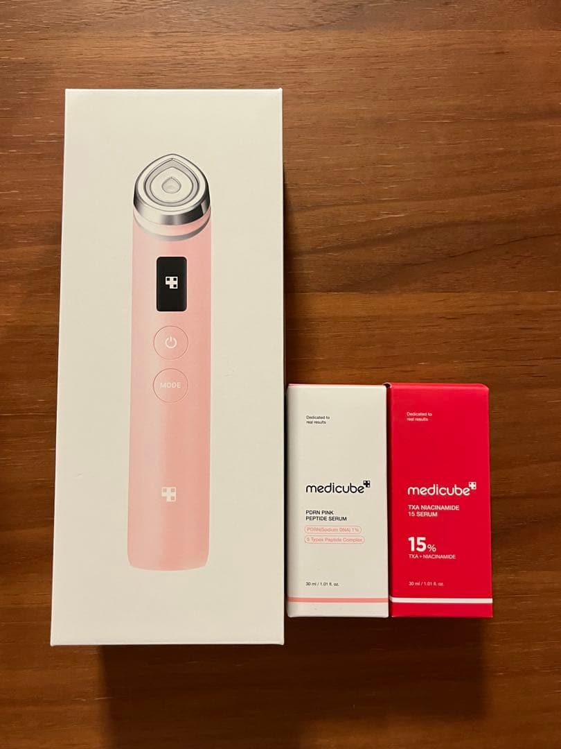 medicube AGE-R BOOSTER PRO 美顔器　ピンク