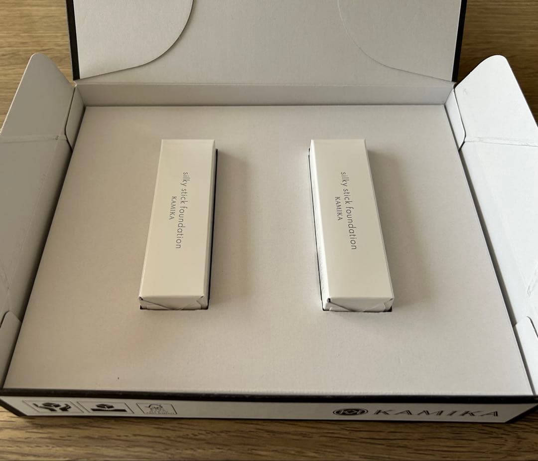 新品未使用　KAMIKA シルキースティックファンデーション　2本(ホワイト)