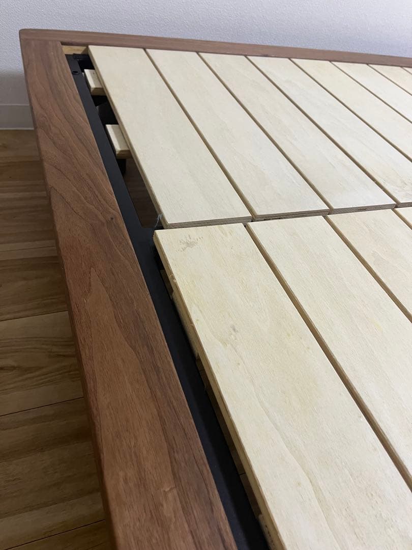 【送料込み】無印良品　木製ベットフレーム　セミダブル（脚付き）