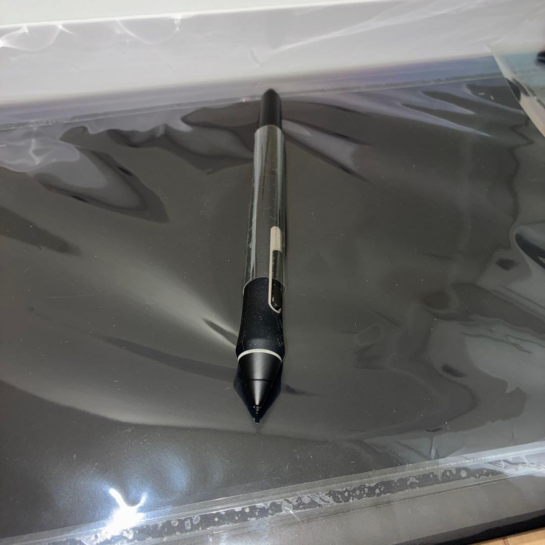 【美品】wacom ワコム Intuos Pro ペンタブレット PTH-660