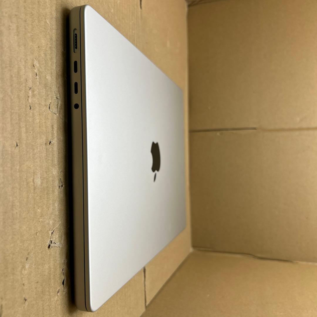 Apple MacBook Pro M1 2021 14インチ　16GB