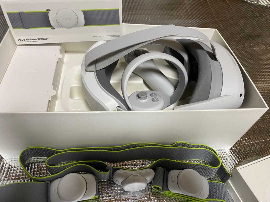 PICO 4 VR ヘッドセット256Gb Motion Tracker 3点