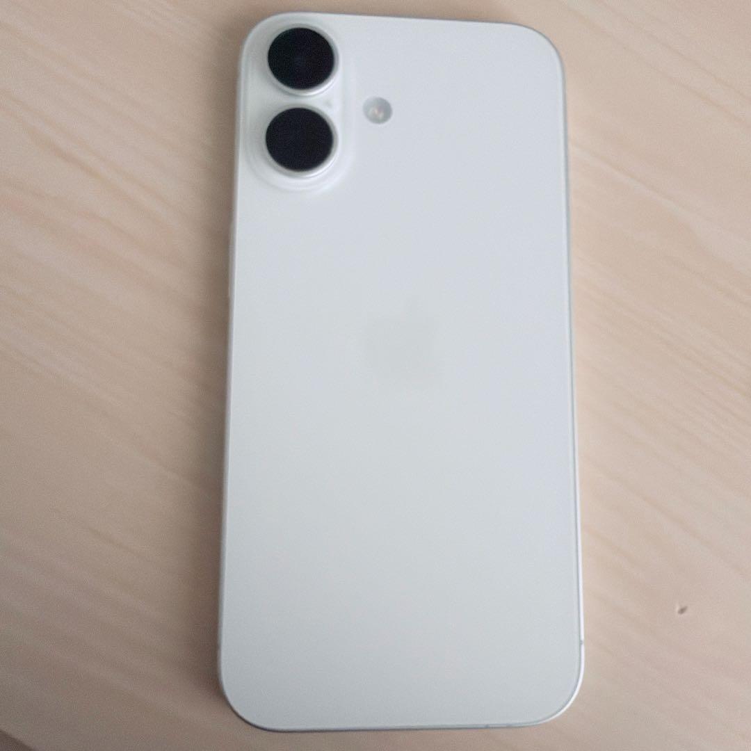 【美品】iPhone16 本体 512GB 未使用フィルム付き